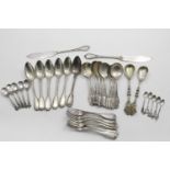 A MIXED LOT OF FLATWARE AND CUTLERY, FOREIGN/CONTINENTAL TO INCLUDE:- a set of 6 French tablespoons,