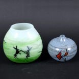 SIDDY LANGLEY (B 1955) - CONTEMPORARY GLASS VASE, HARES. (d) A globular shaped vase decorated with