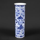 19THC CHINESE BLUE & WHITE SLEEVE VASE. Late 19thc, a large cylindrical vase painted on each side