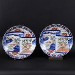 LARGE PAIR OF JAPANESE IMARI CHARGERS. A pair of late 19thc Imari chargers, each painted with a