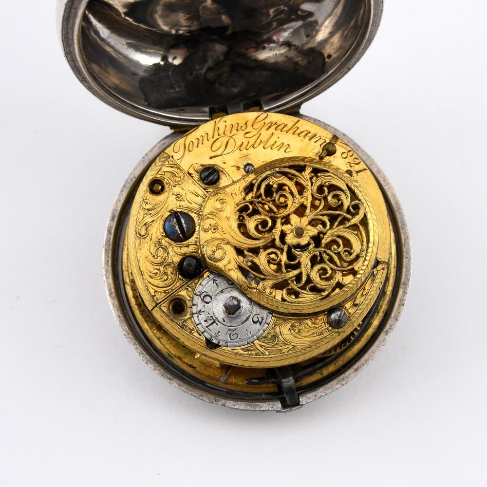 AN 18TH CENTURY SILVER PAIR CASED POCKET WATCH. the white enamel dial with black Roman numerals, - Bild 4 aus 4