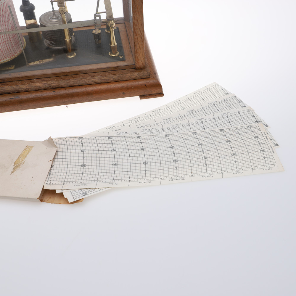 A NEGRETTI & ZAMBRA BAROGRAPH. 20th century, serial number R/32058, with silvered bellows in an - Bild 4 aus 7