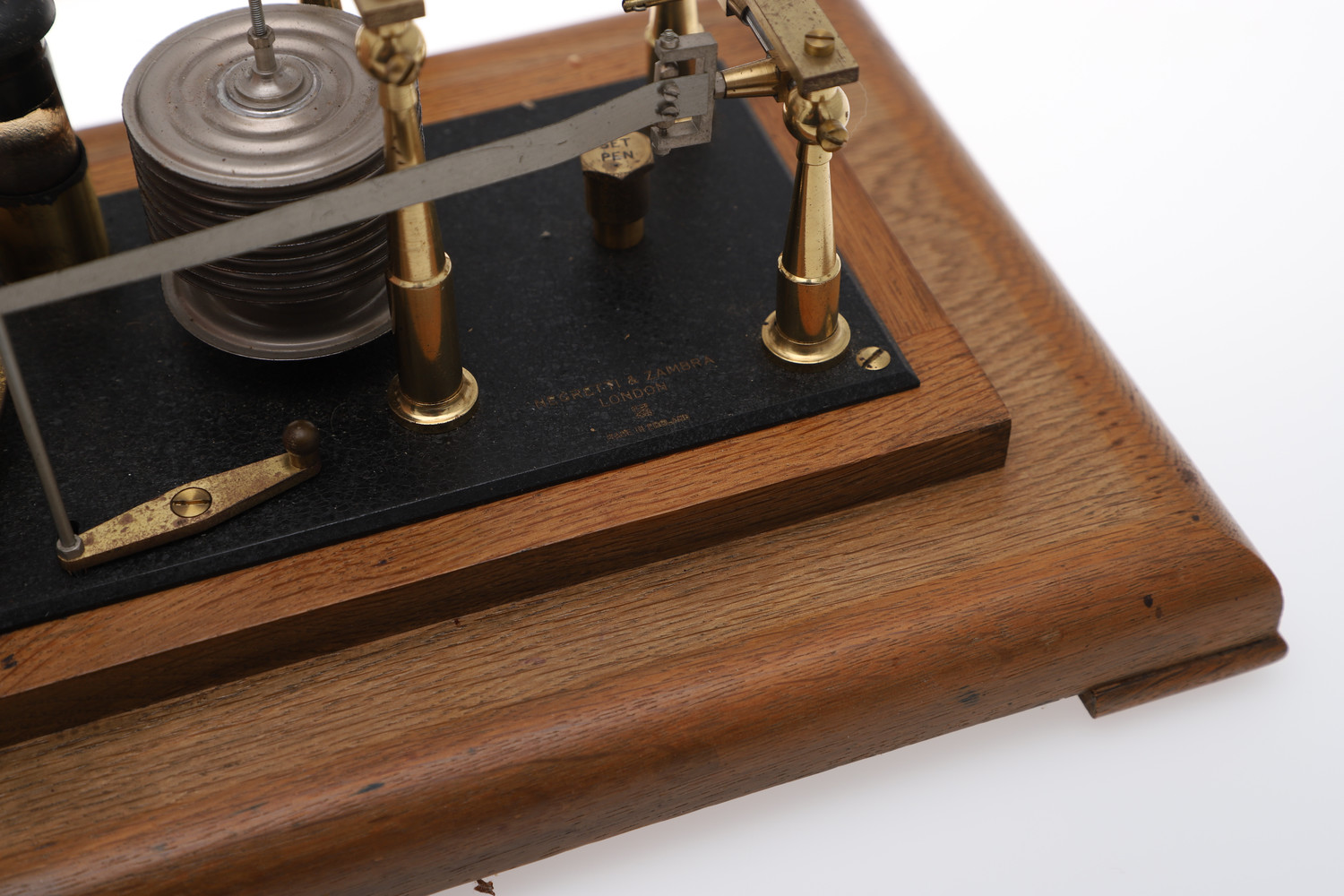 A NEGRETTI & ZAMBRA BAROGRAPH. 20th century, serial number R/32058, with silvered bellows in an - Bild 5 aus 7