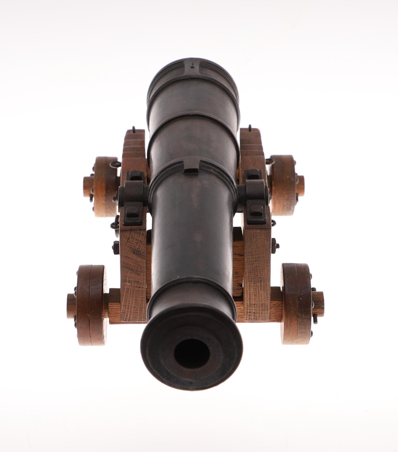 A MODEL OF A NINETEENTH CENTURY 32 POUNDER CANNON. - Image 3 of 4