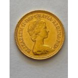 AN ELIZABETH II HALF SOVEREIGN, 1982.