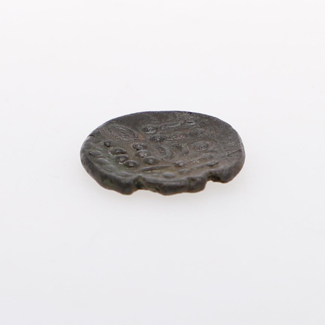 A CELTIC DUROTRIGES STATER (50 BC - 50 AD). - Image 3 of 3