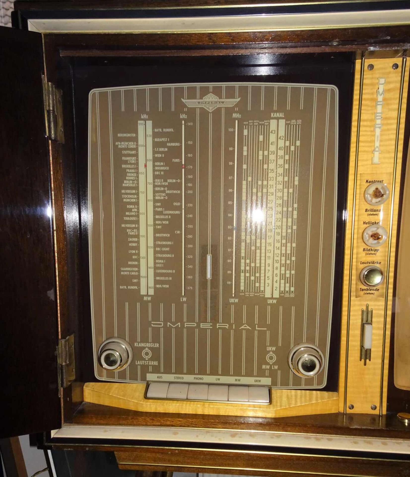 Imperial Fernseh-Phono Schrank, 50er Jahre, auf Metallfüßen. Funktion nicht geprüft. Bitte - Bild 2 aus 3