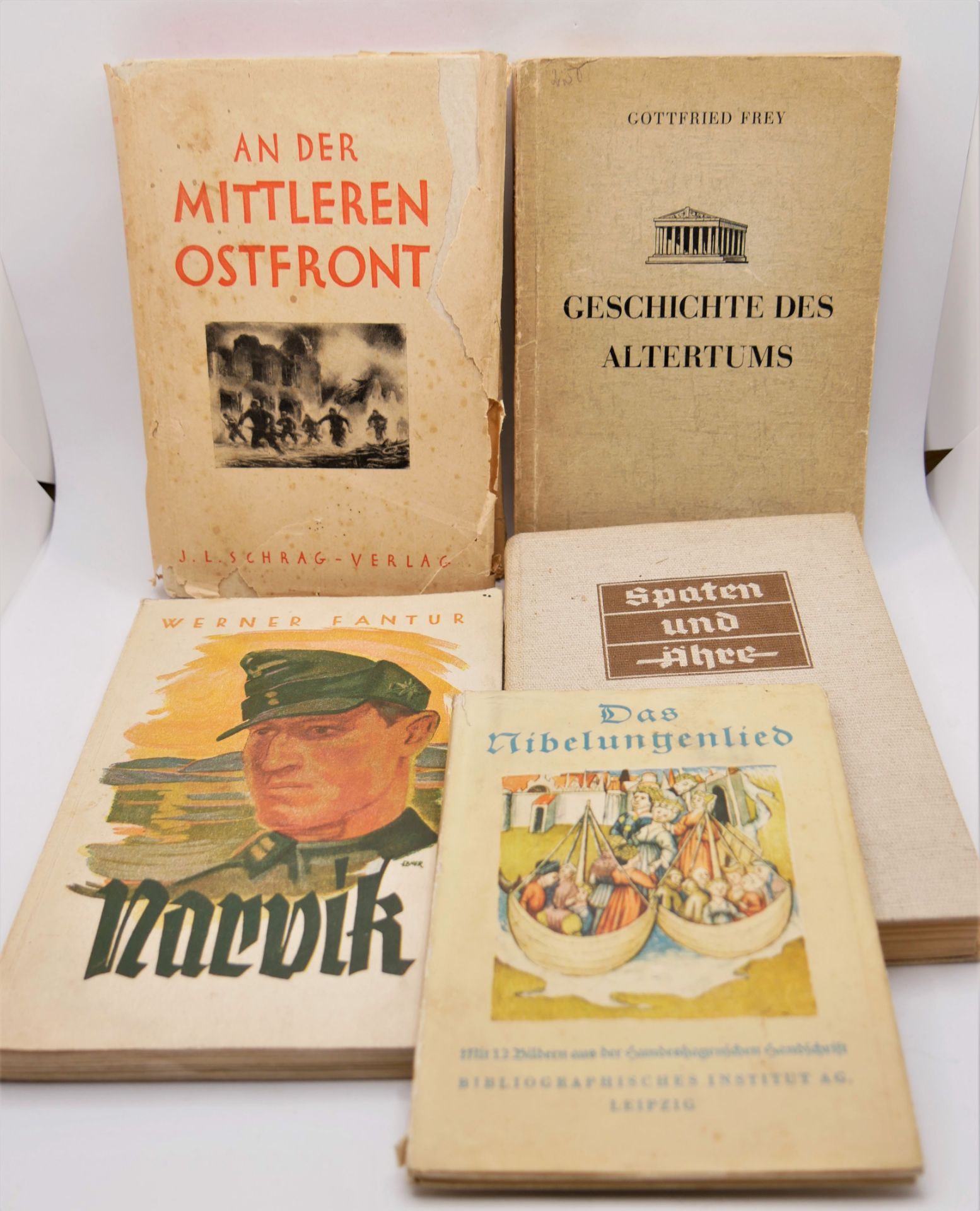 Lot Militär Bücher, teilweise 3. Reich, dabei Spaten + Ehre, Narvik, etc.