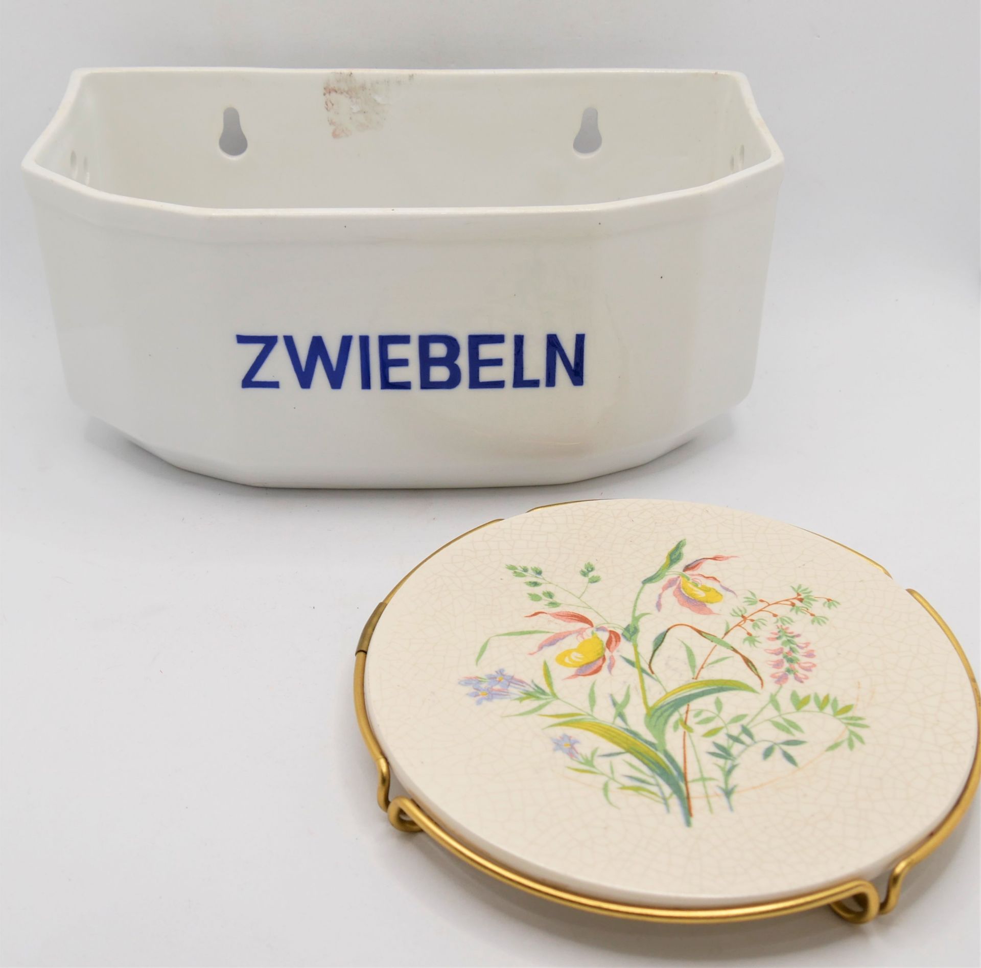 Zwiebelbehälter von Villeroy & Boch Mettlach, Made in Germany, Guter Zustand, sowie ein Untersetzter