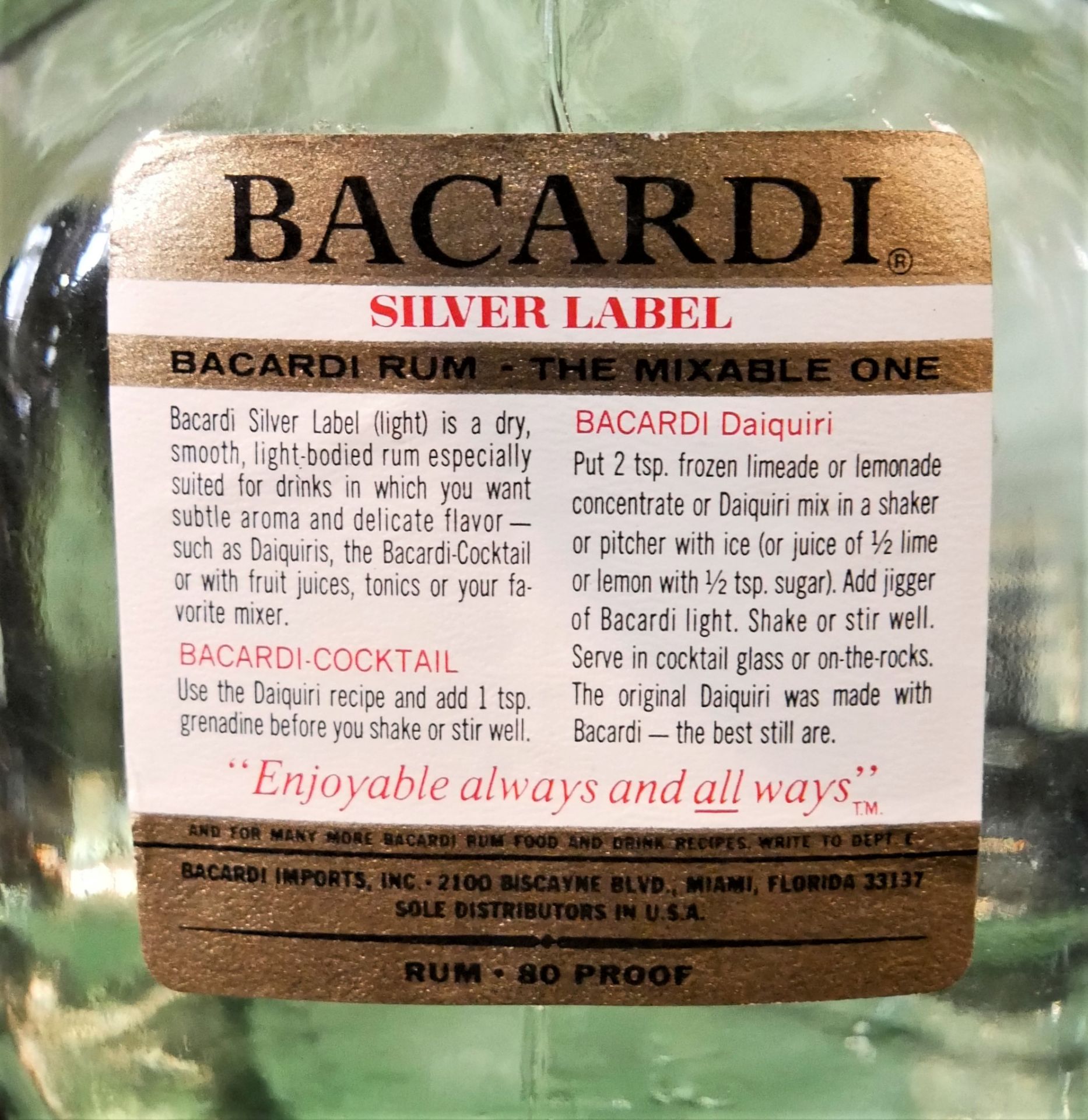 Ron Bacardi, Puerto Rican Rum, Half Gallon - Built in Pourer, Silver Label. Henkelflasche - Bild 3 aus 3