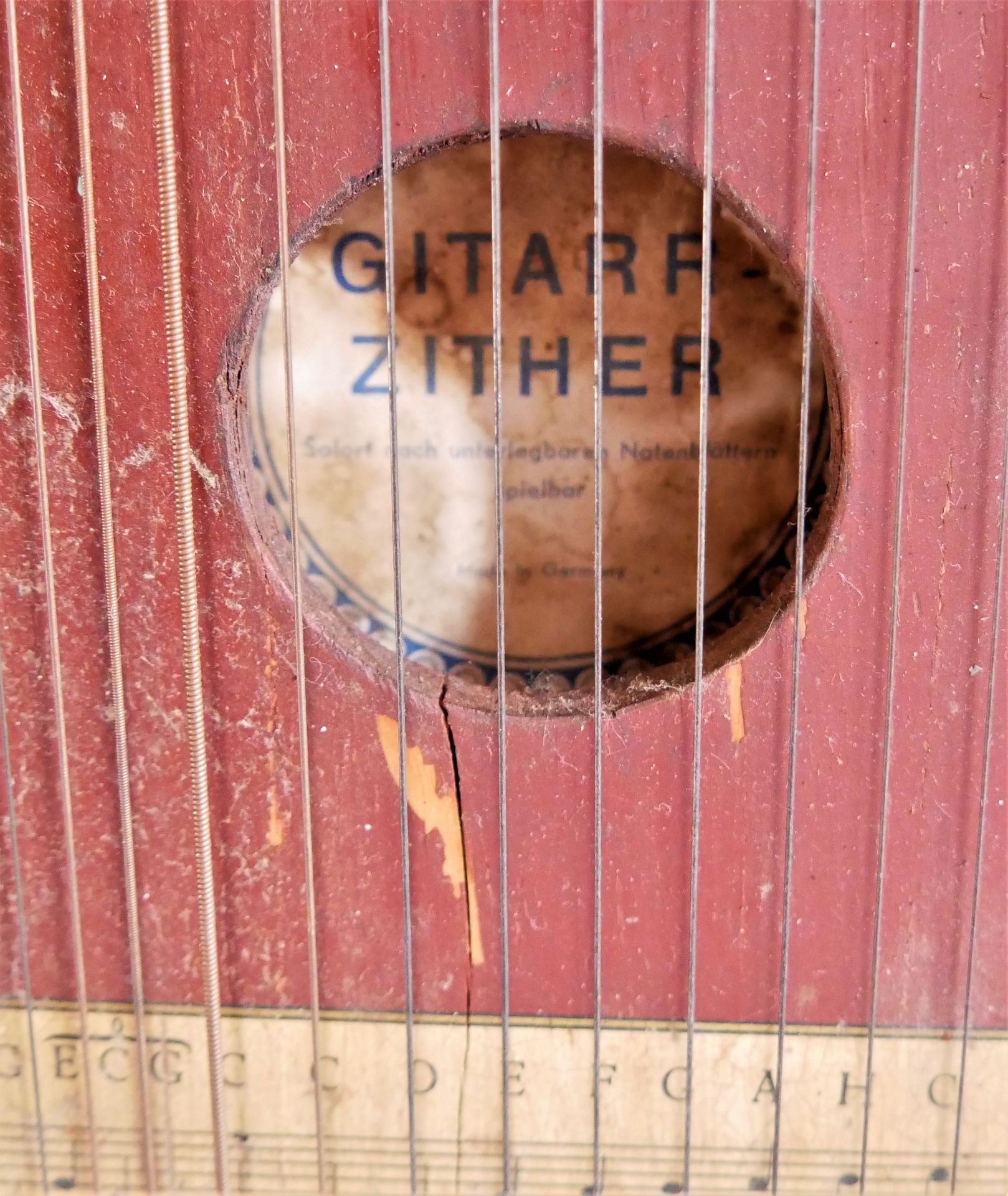 alte kleine Zither, Länge ca. 41 cm, Breite ca. 24 cm, spielbar, bitte besichtigen. - Image 3 of 4