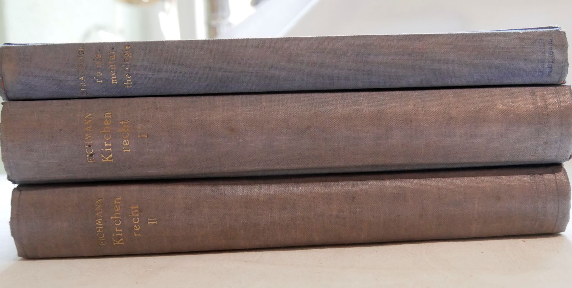 3 Bücher zum Thema Kirche, dabei: Kirchenrecht Band 1&2, Straubinger Fundamenttheologie