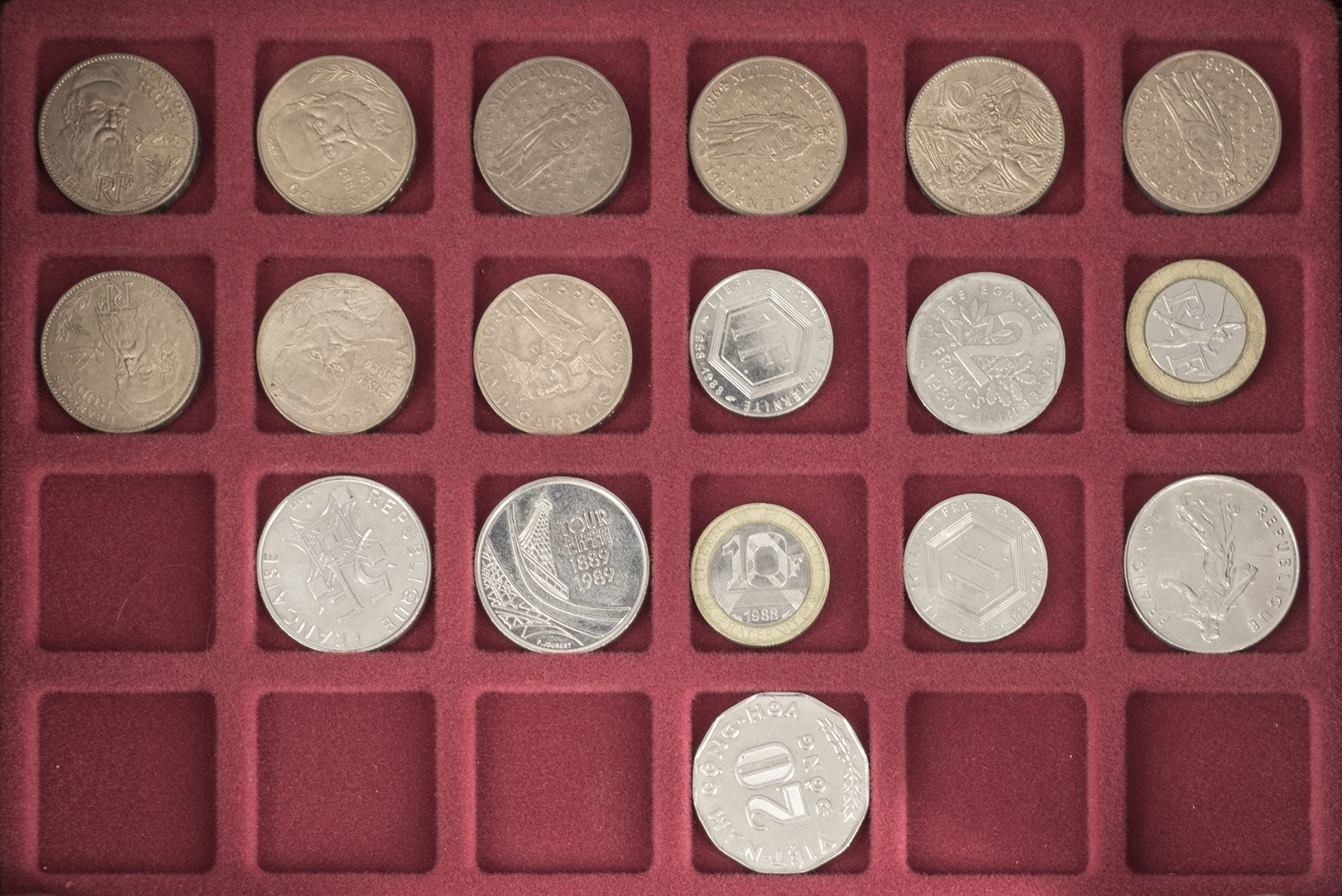 Lot Münzen aus Europa, dabei Polen, Griechenland, Frankreich und Türkei. Insgesamt 70 Münzen in