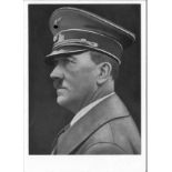 Postkarte Hitlerporträt mit Mütze. Rückseitig runder violetter Privatstempel "Trotz Terror nicht