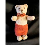 Uralter geliebter Teddy mit Glasaugen. Höhe ca. 20 cm