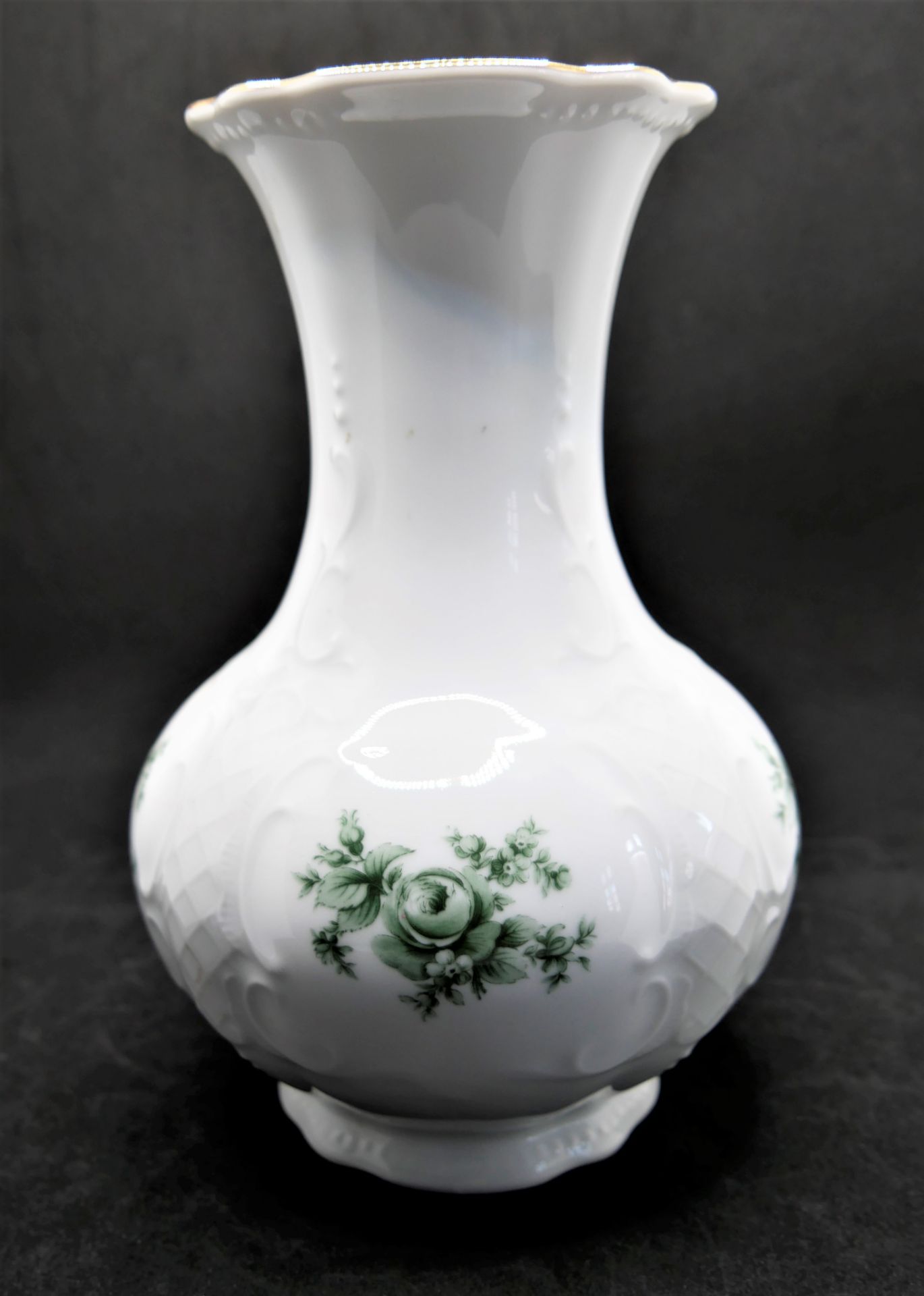 Porzellanvase Seltmann Weiden mit Blumendesign. Höhe ca. 21 cm