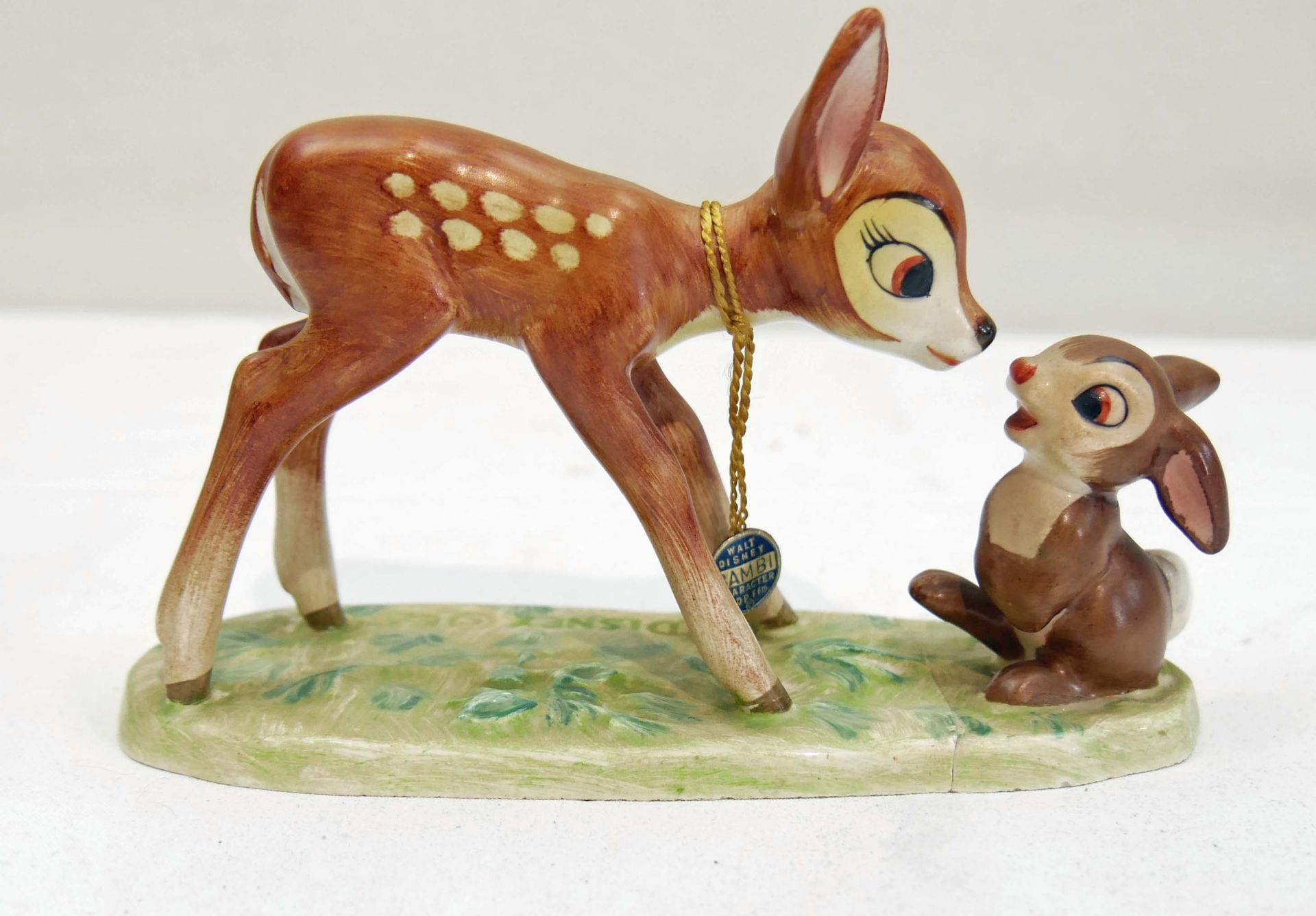 Goebel Porzellanfigur "Bambi & Klopfer", Bodenplatte gerissen und geklebt (nicht störend). Länge ca.