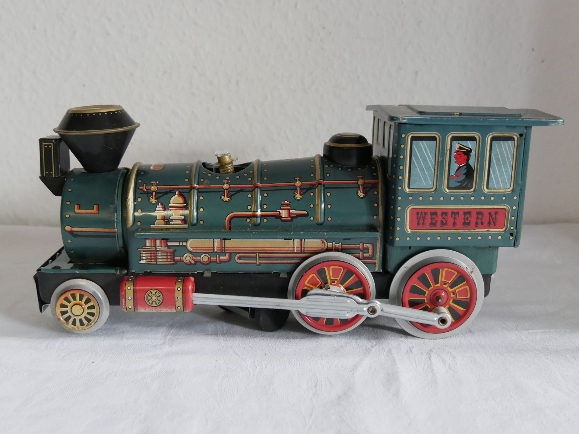 Alte batteriebetriebene Lokomotive Spielzeug Japan. Patent Nr. 557116,701170,24962. Rammschutz sowie