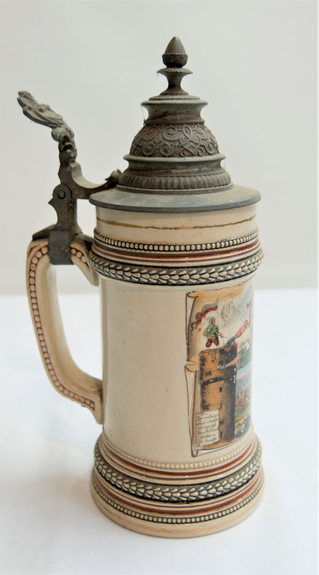 alter Bierkrug mit Daumendrücker. Motiv: Gruss aus Ravensburg. Maße mit Deckel: Höhe ca. 24 cm - Bild 3 aus 3