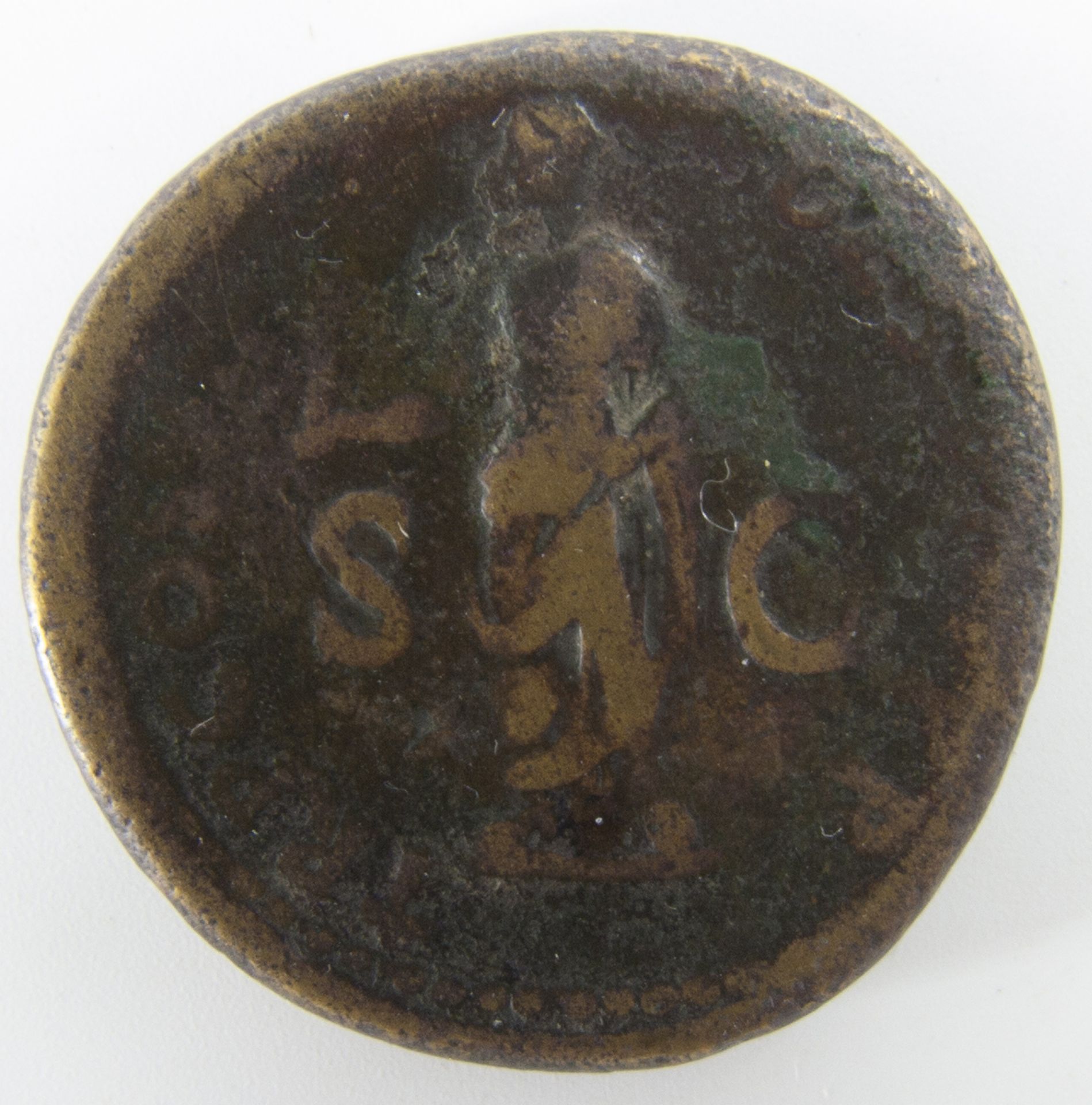 Römische Münze, Sesterze?, Durchmesser: ca. 33 mm, Gewicht: ca. 24,6 g.