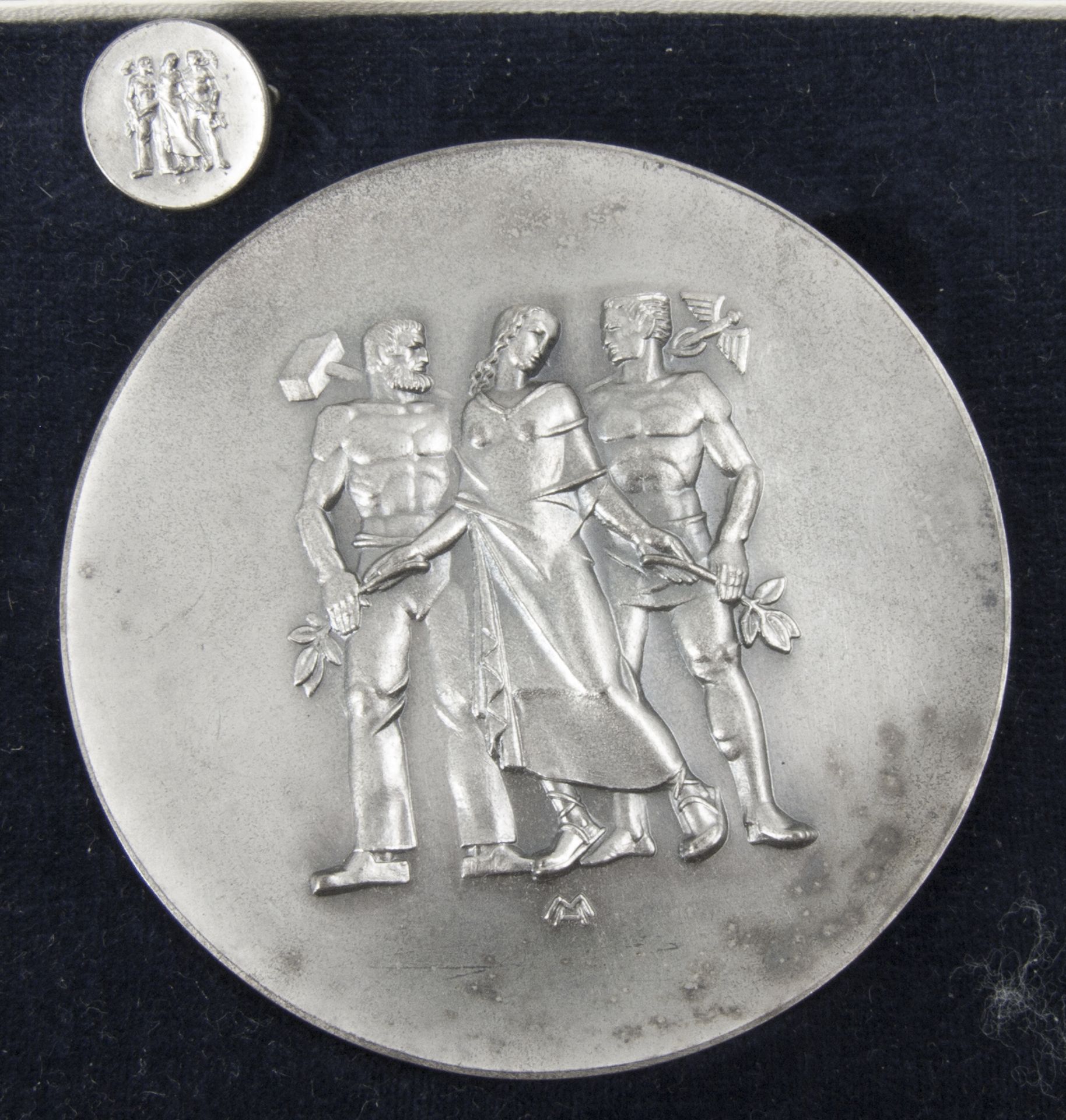 Verdienstmedaille in Silber, "Für langjährige Mitarbeit im Dienste der pfälzischen Wirtschaft".