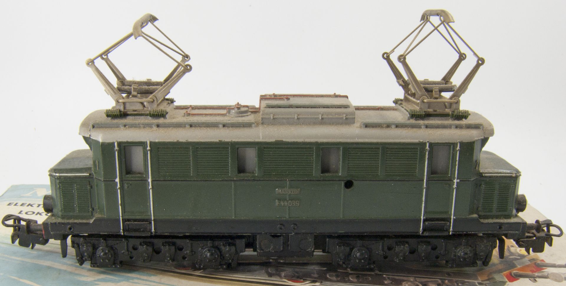 Märklin 3011, E - Lokomotive E 44, Guss. Spur H0. In OVP. Gebraucht.