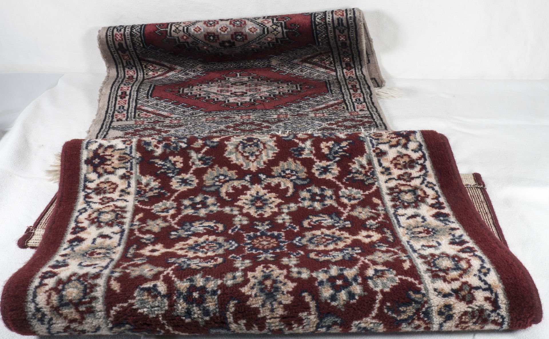 Zwei Perser - Teppiche, Maße: ca. 57 cm x ca. 45 cm und ca. 80 cm x ca. 50 cm.