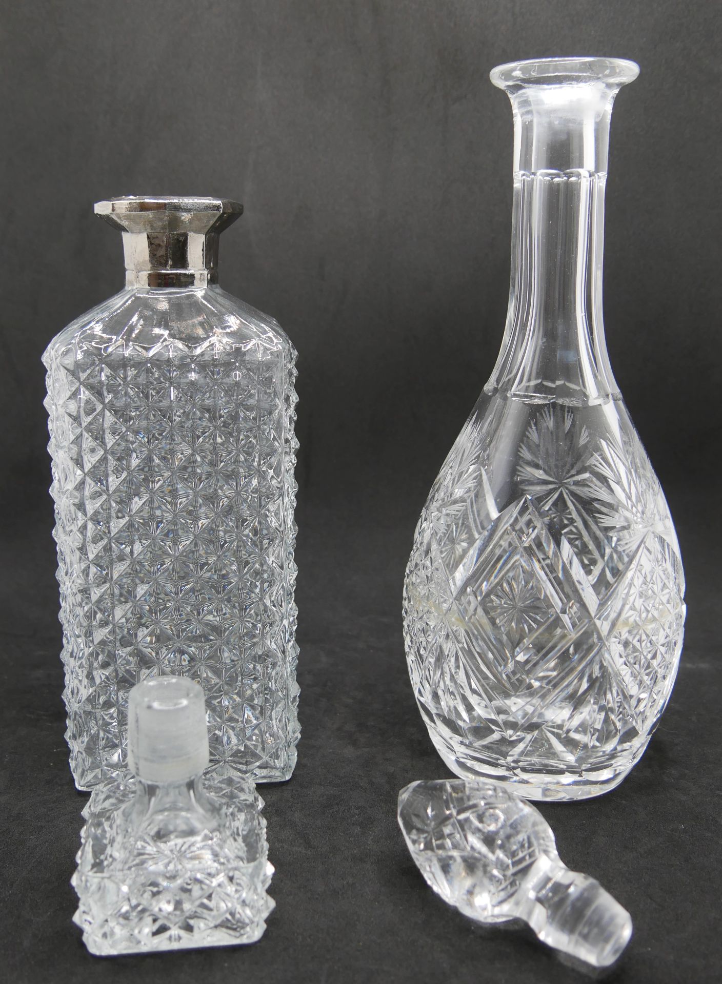 2 Kristallglas Stöpselkaraffen, 1x Höhe ca. 32,5 cm, 1x Höhe ca. 26 cm. Guter Zustand. - Bild 2 aus 2