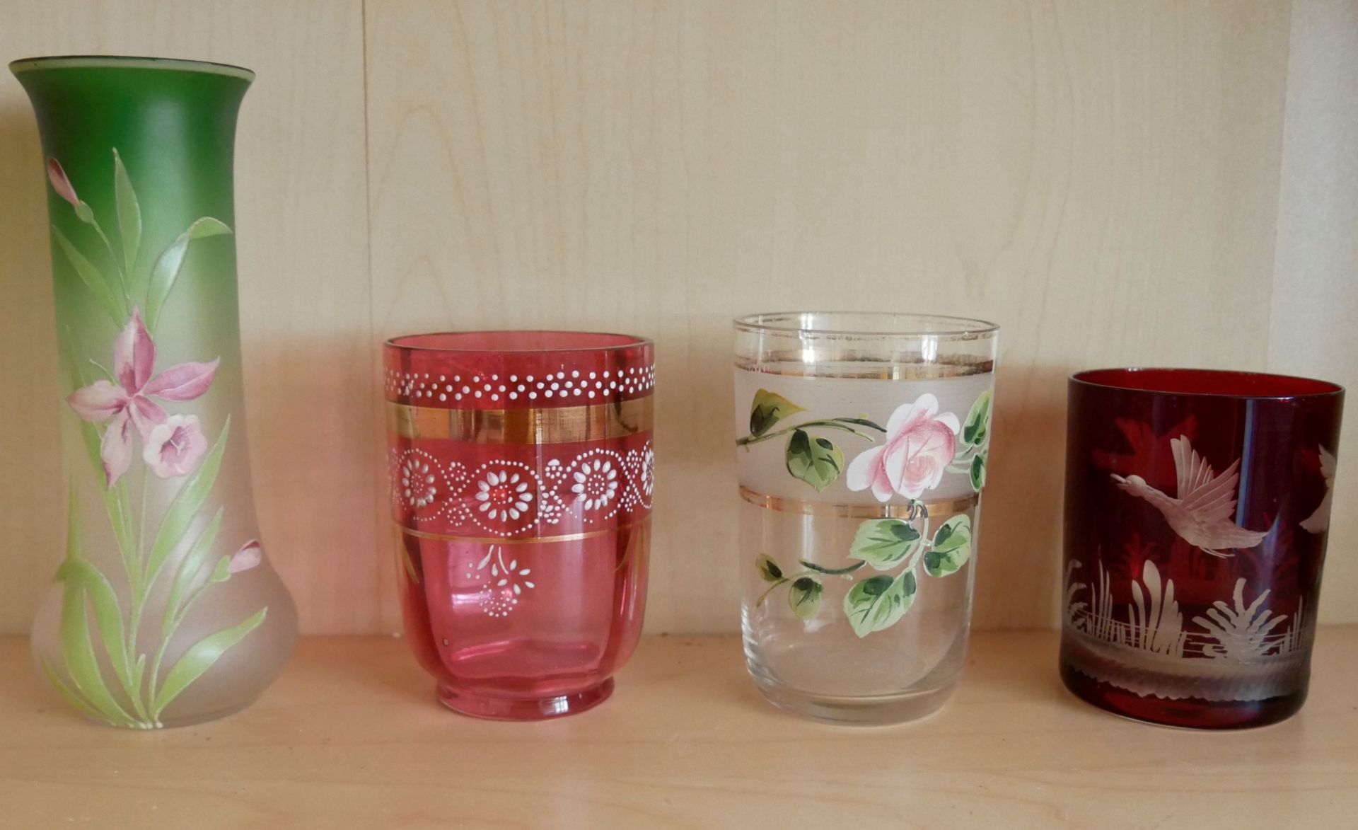 Lot Glas, dabei 1x Jugendstil Vase Höhe ca. 17 cm, Jugendstil Glas beide Teile mit floralen - Bild 2 aus 2