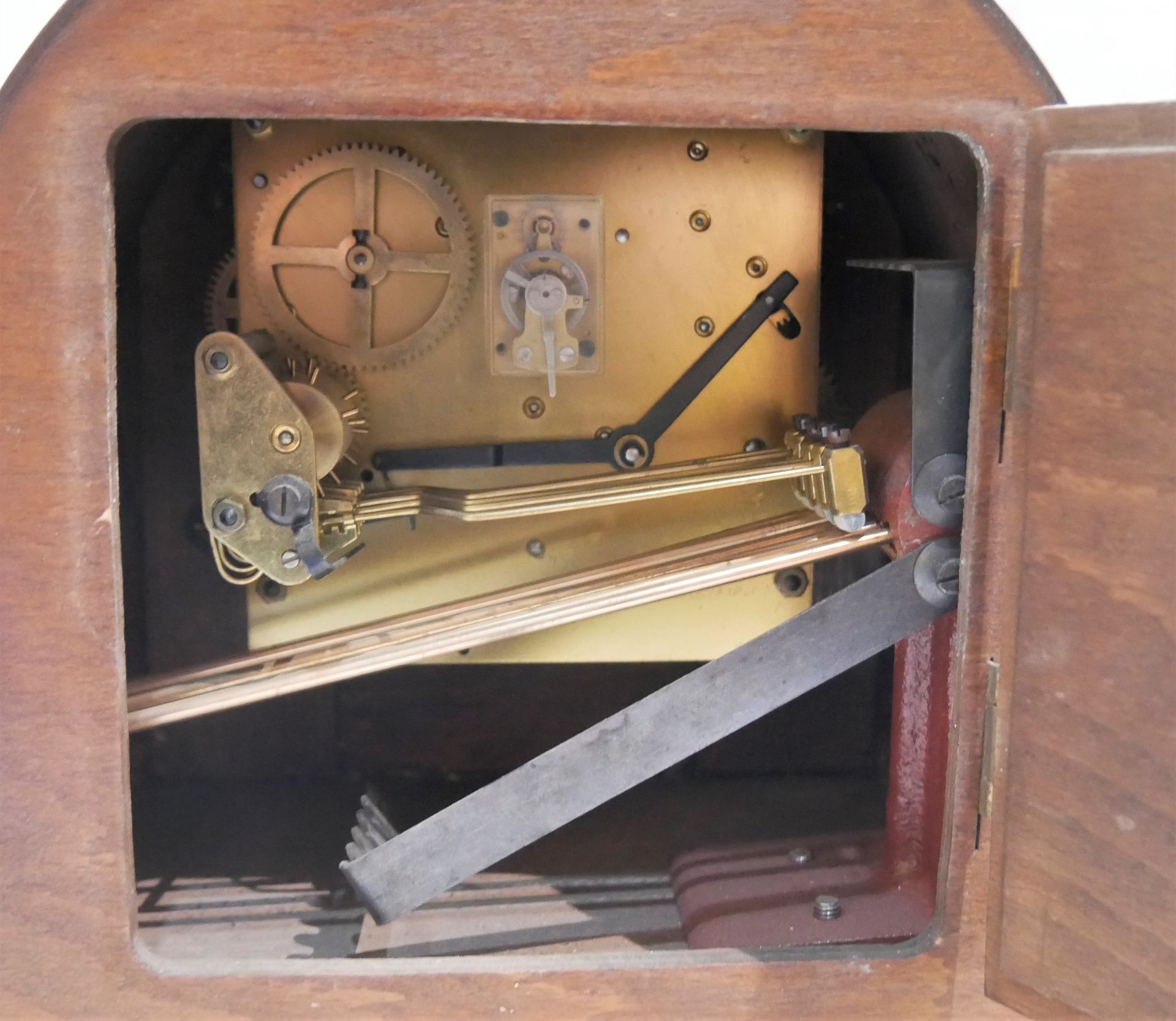 Kaminuhr / Tischuhr von Juwela mit Schlüssel. Länge ca. 54,5 cm, Höhe ca. 19,5 cm - Image 2 of 3