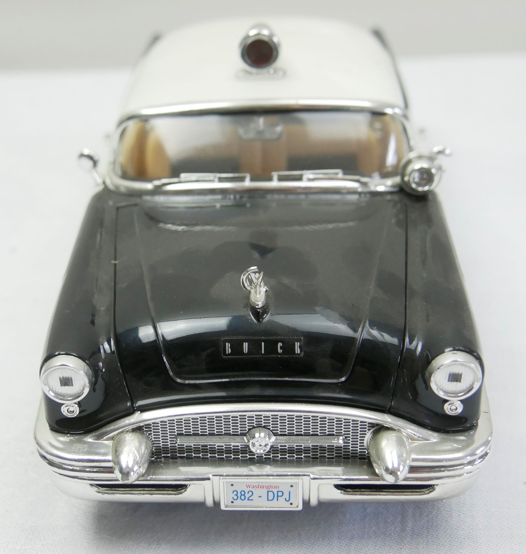 Aus Sammelauflösung! Buick Century 1955, "Sun State Patrol" schwarz metallic, weiß, Modellauto Mira. - Image 2 of 3