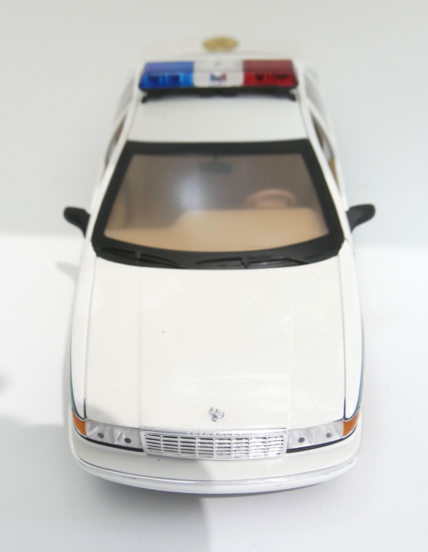 Aus Sammelauflösung! Chevrolet Caprice, "Metro Dade Police" weiß, grün. Modellauto UT Models. - Image 2 of 3