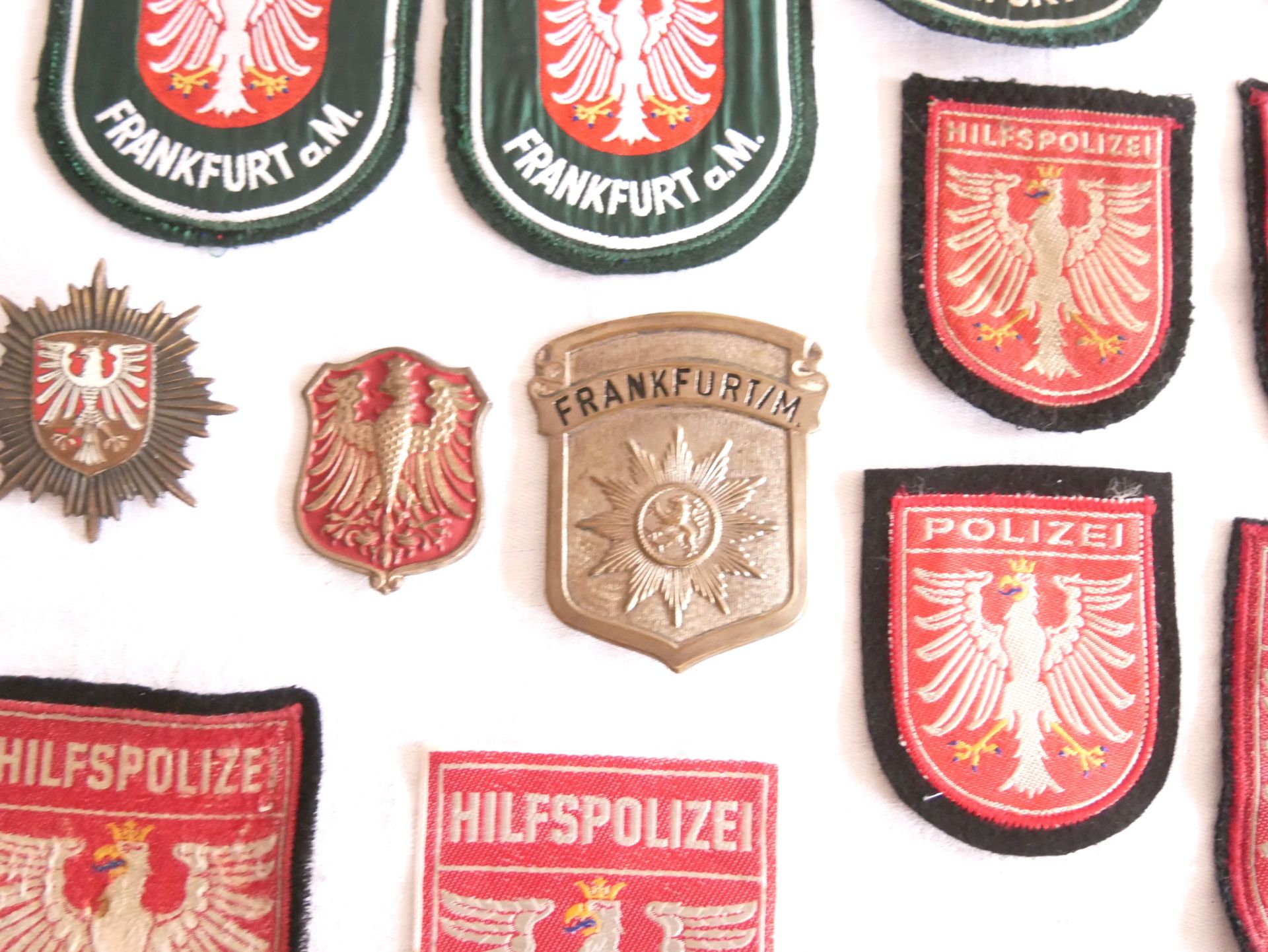 Aus Sammlung! USA Patches und Badges, Stadtpolizei Frankfurt am Main, dabei auch ältere Stücke. - Image 2 of 2