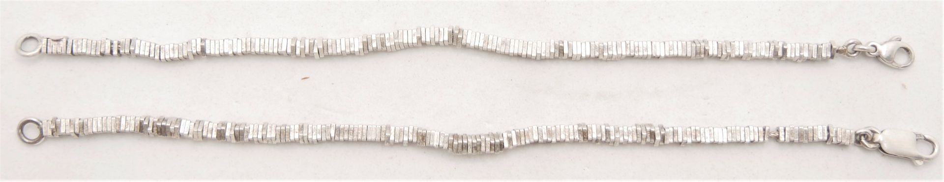 2 ausgefallene Armbänder, 925er Silber gepunzt, Länge ca. 18 cm. - Image 2 of 2