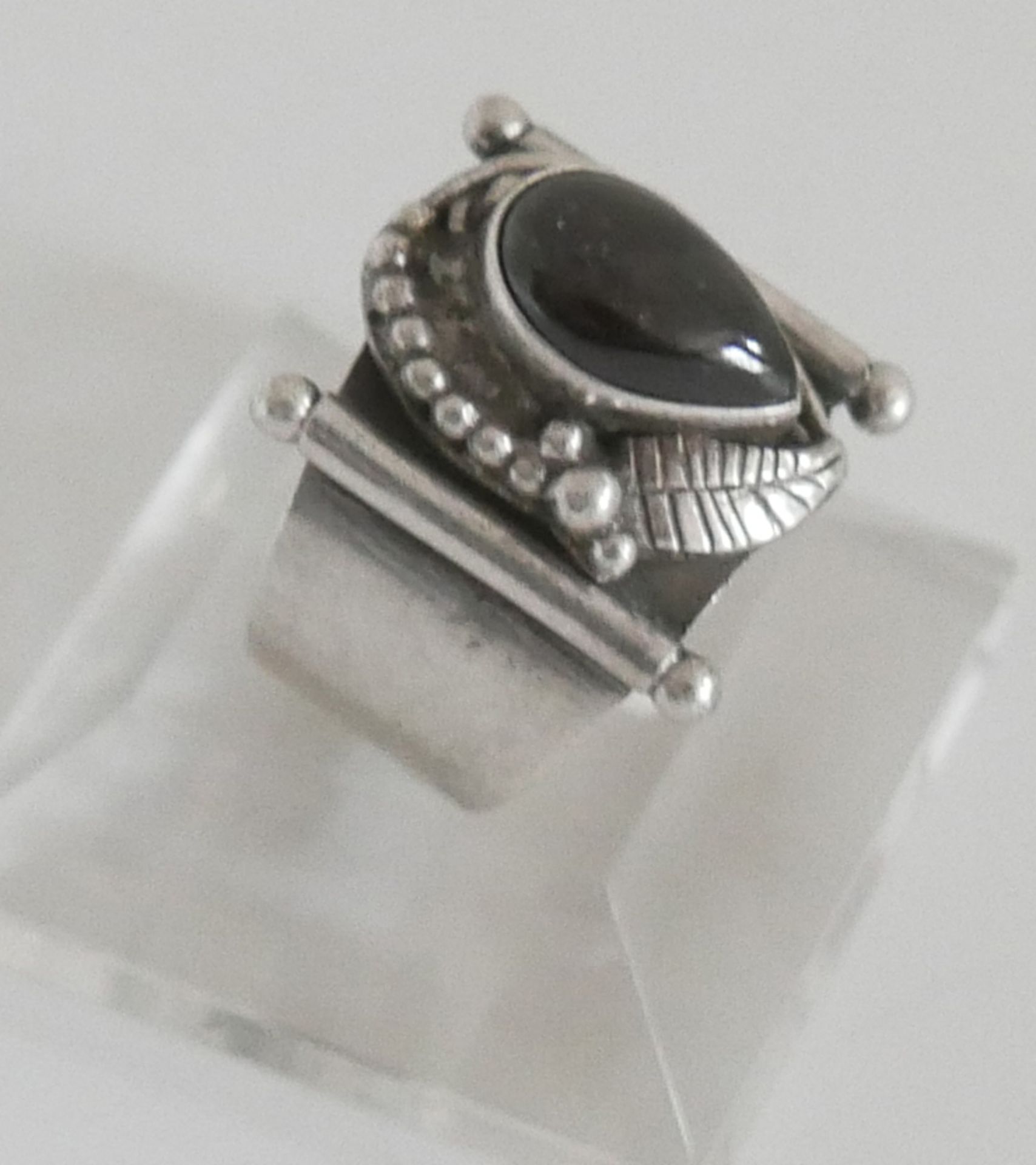 Damenring, 925er Silber, besetzt mit rotem Farbstein. Ringgröße 58 - Bild 2 aus 2
