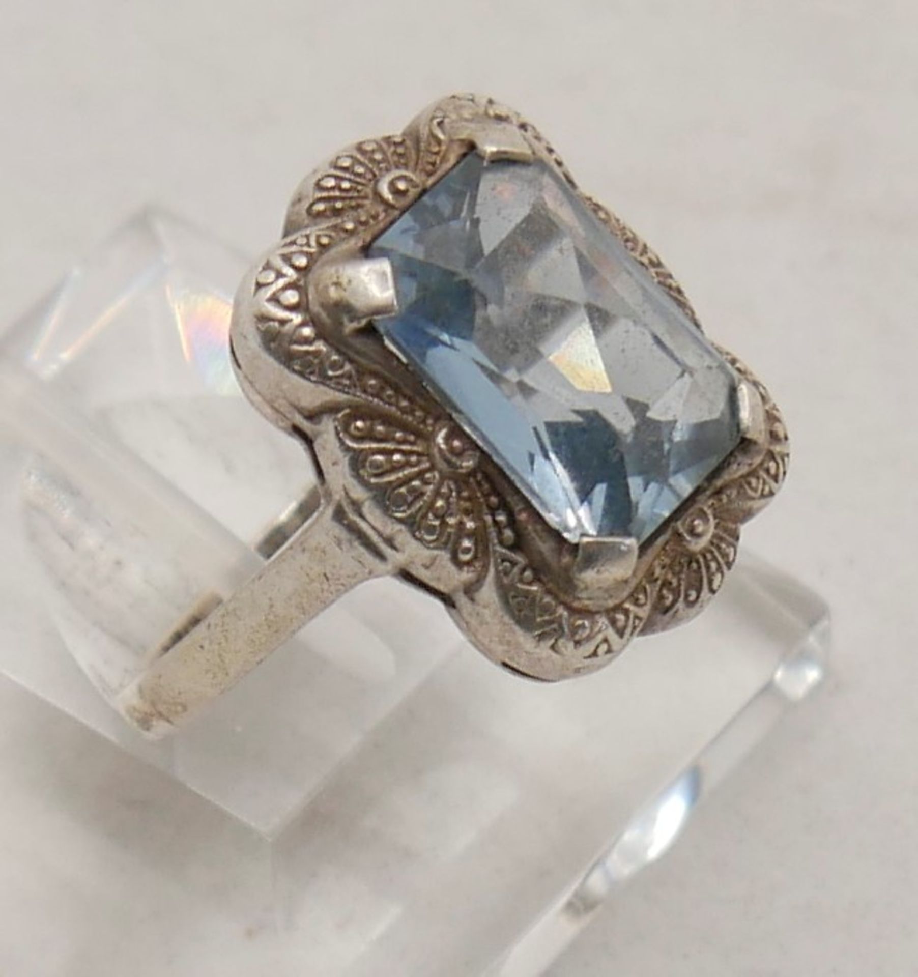 Damenring 835er Silber gepunzt mit hellblauem Glasstein, Ringgröße 56. - Image 2 of 2