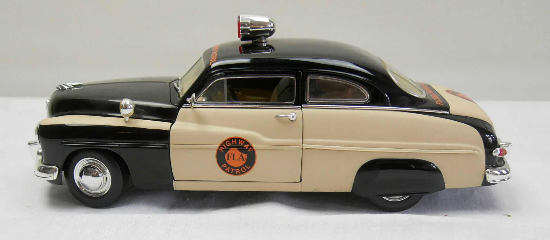 Aus Sammelauflösung! Ford Mercury 1949, "Highway Patrol" beige metallic schwarz, Modellauto Ertl