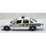 Aus Sammelauflösung! Chevrolet Caprice, "Watkins Glen Police" weiß, blau, Modellauto UT Models.