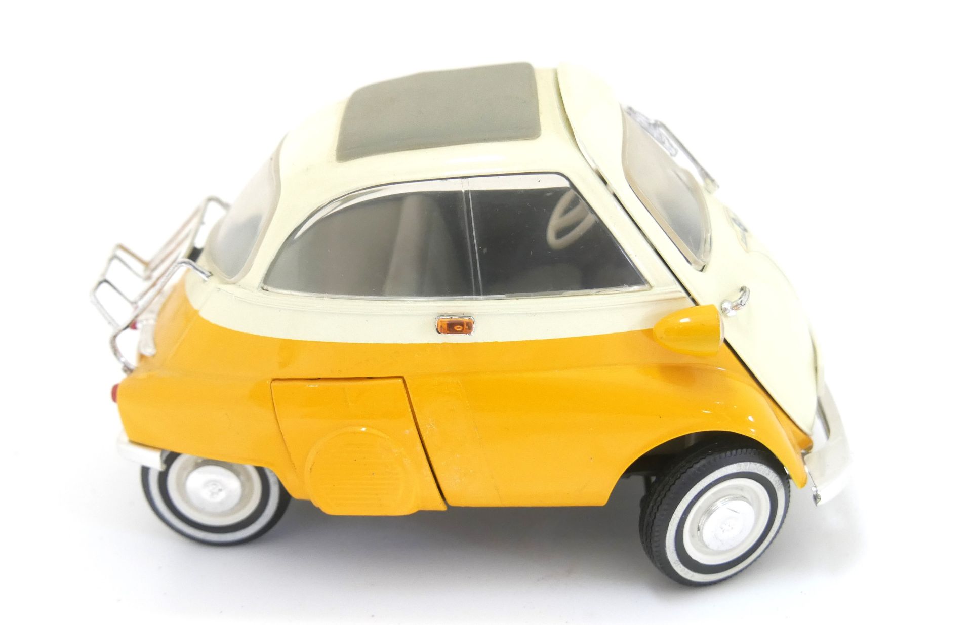 Aus Sammelauflösung! BMW Isetta 250, gelb, cremefarben. Modellauto. Maßstab 1:18, Tür zu öffnen. - Image 3 of 4