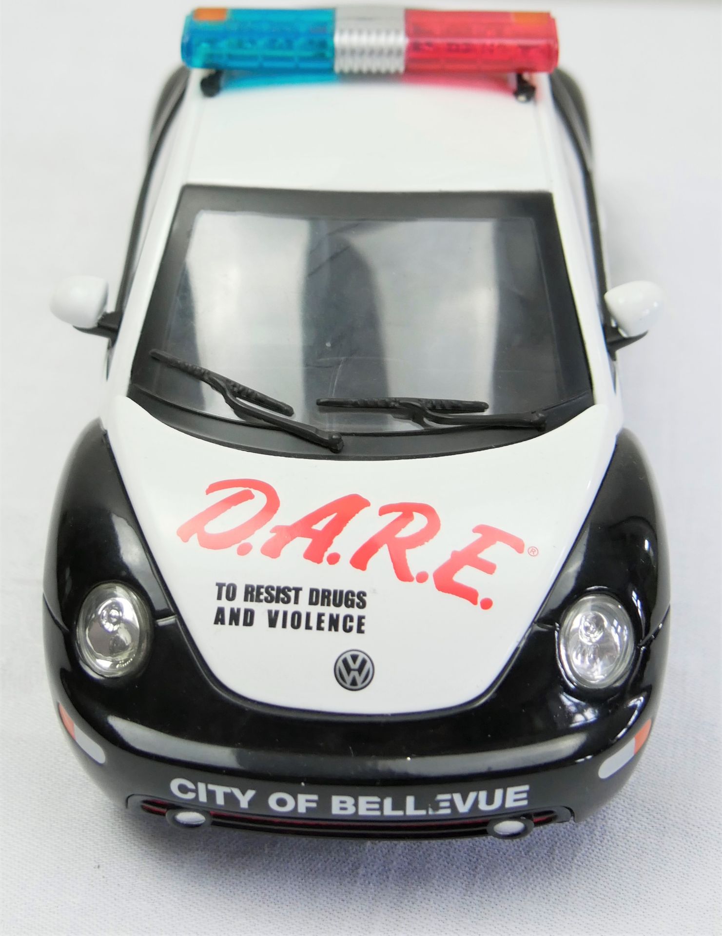 Aus Sammelauflösung! 1999 Volkswagen Beetle, "Officer Bob Bellevue Police" schwarz, weiß, Modellauto - Image 2 of 3