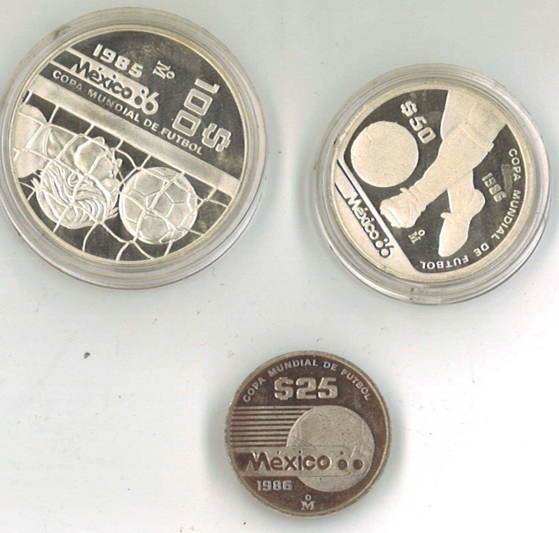 3x Silbermünzen Mexiko "Fußball - WM Mexiko 1986" 2x gekapselt 100-25 Pesos - Bild 2 aus 2