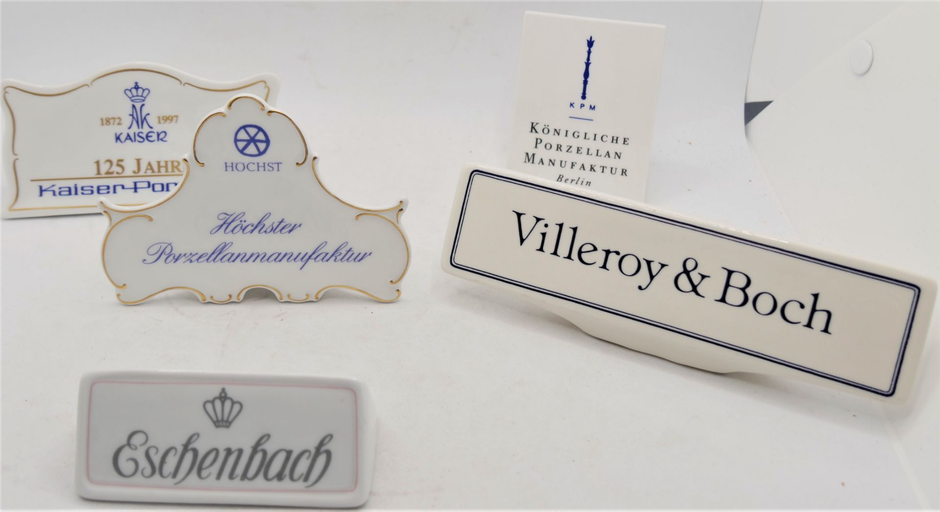 Aus Sammelauflösung! Lot von Porzellan Marken Aufstellern, dabei Villeroy & Boch, Höchst, Kaiser,