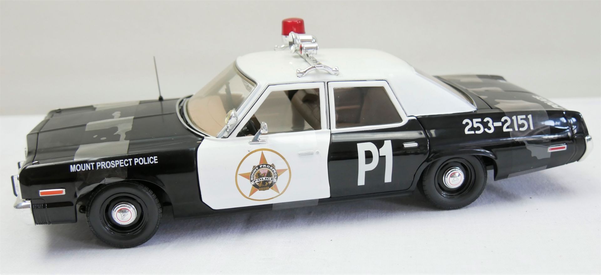 Aus Sammelauflösung! Dodge, "Mount Prospect Police" schwarz metallic, weiß, Modellauto RC2.