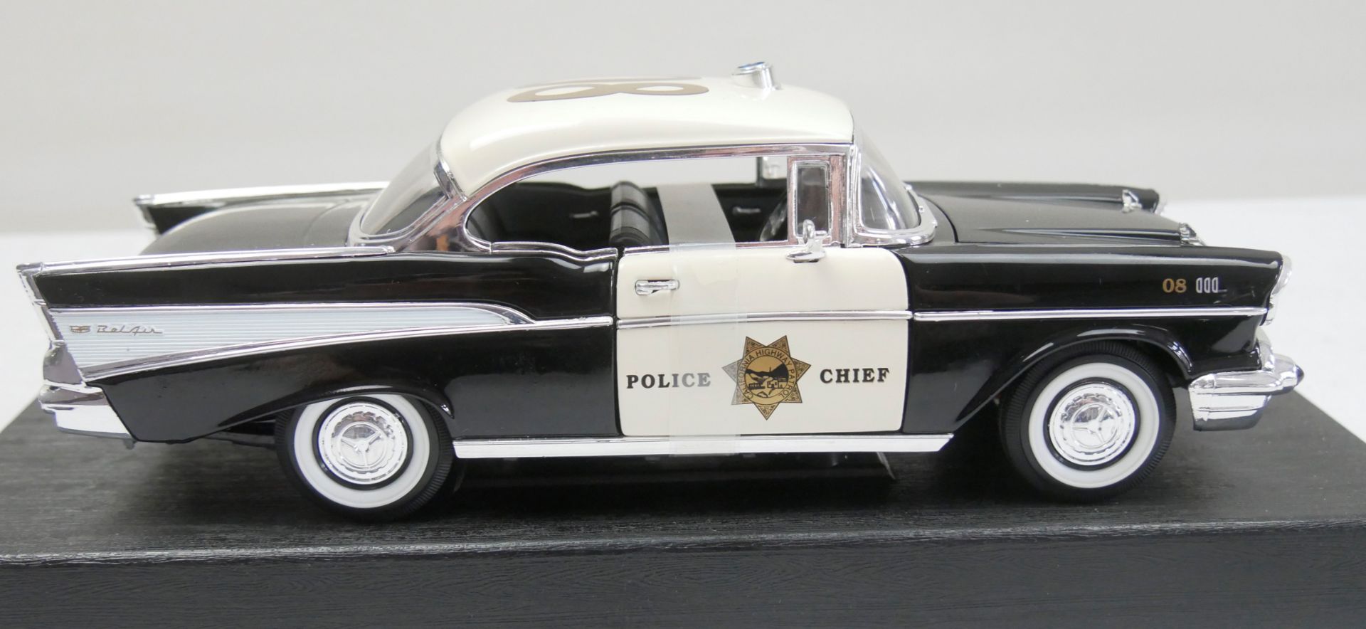 Aus Sammelauflösung! Chevrolet 1957, "Bel Air Police Chief" schwarz metallic, weiß, Modellauto - Bild 2 aus 2