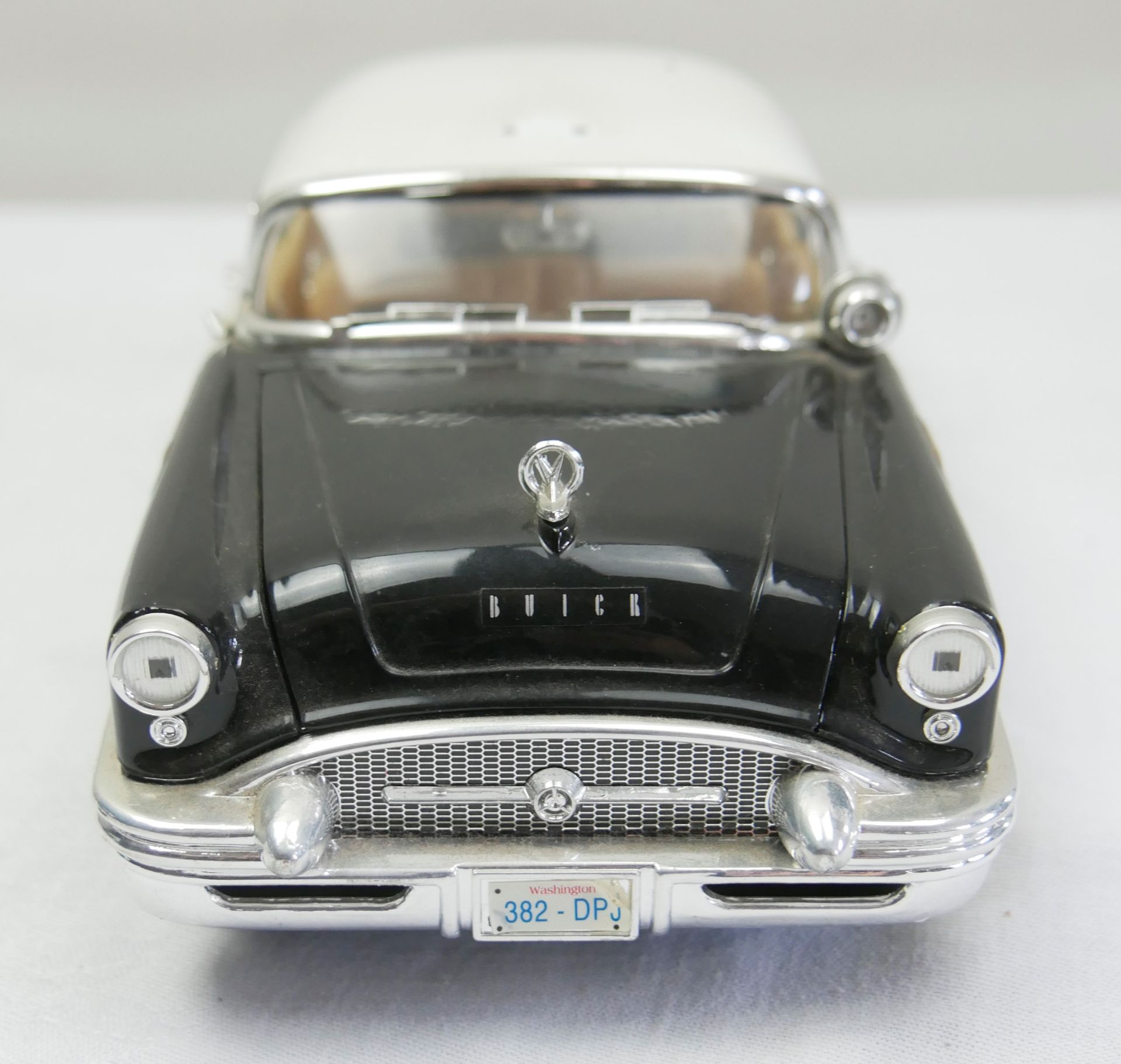 Aus Sammelauflösung! Buick Century 1955, "Sun State Patrol" schwarz metallic, weiß, Modellauto Mira. - Bild 2 aus 3