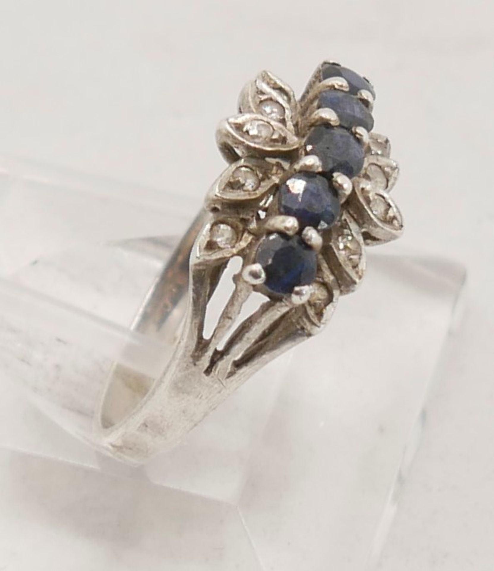 Floraler Damenring mit dunkelblauen Glassteinen, 925er Silber. Ringgröße 56 - Image 2 of 2