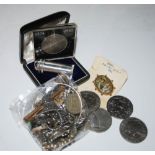 COLLECTION OF ASSORTED COMMEMORATIVE CROWNS, WHITE METAL PETROL LIGHTER IN PRESENTATION BOX BY 'S.