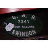 RAILWAYANA - G.W.R (GREAT WESTERN RAILWAYS) A CAST IRON LOCOMOTIVE TENDER PLATE "2347, 3500 GALLONS,