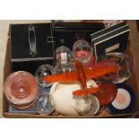 BOX - ASSORTED HOUSEHOLD ITEMS TO INCLUDE CERAMICS, GLASSWARE, BOTTLE COASTERS, DALVEY HIP FLASK
