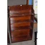 A 20TH CENTURY SMALL PINE THREE-TIER FREESTANDING BOOKCASE, 141CM HIGH.